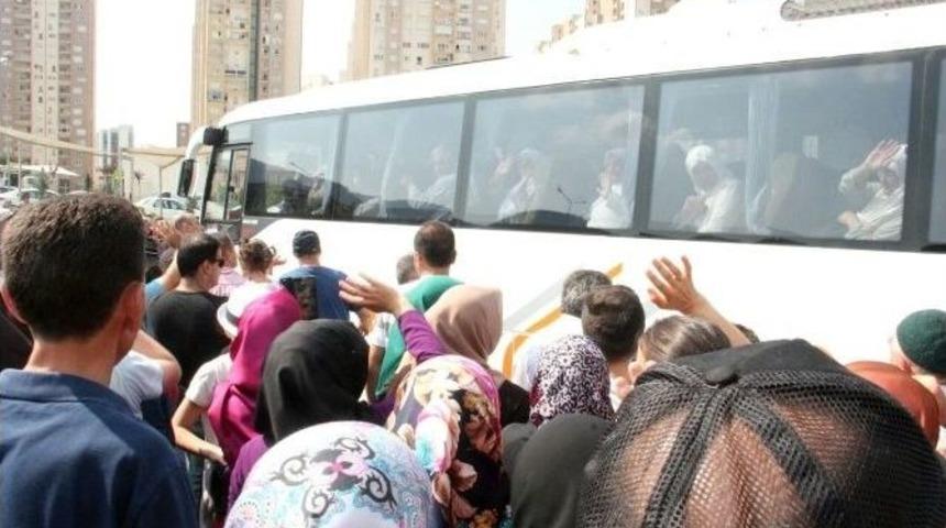 Bursalı Hacı Adayları Dualarla Uğurlandı