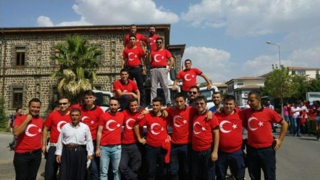 Siverek&rsquo;ten Binlerce Kişi Şanlıurfa&rsquo;ya Akın Etti