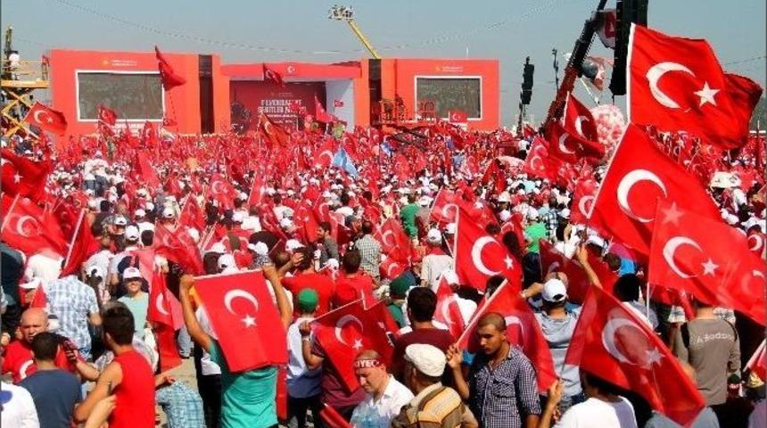 Yenikapı Miting Alanından Renkli G&ouml;r&uuml;nt&uuml;ler