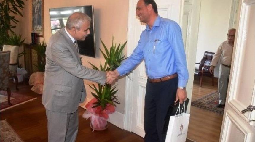 Vali G&uuml;ven&ccedil;er Konuklarını Ağırlıyor