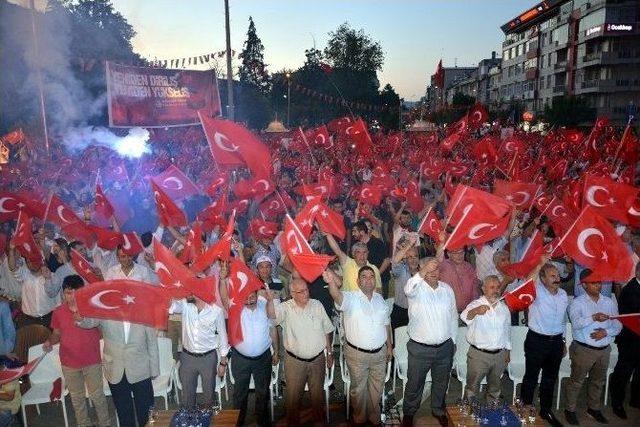 Uşak’ta Binlerce Kişi Tek Yürek Oldu