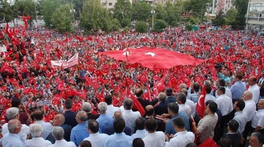 Adıyaman Demokrasi Ve Şehitler Mitingini Ta&ccedil;landırıyor