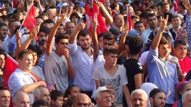 Hatay’da Demokrasi Ve Şehitler Mitingi