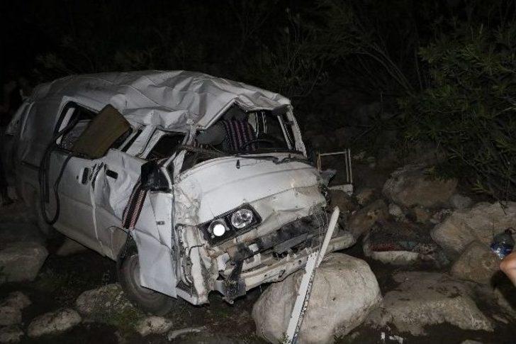 Antalya’da Piknik Dönüşü Kaza: 2 Ölü, 9 Yaralı G1