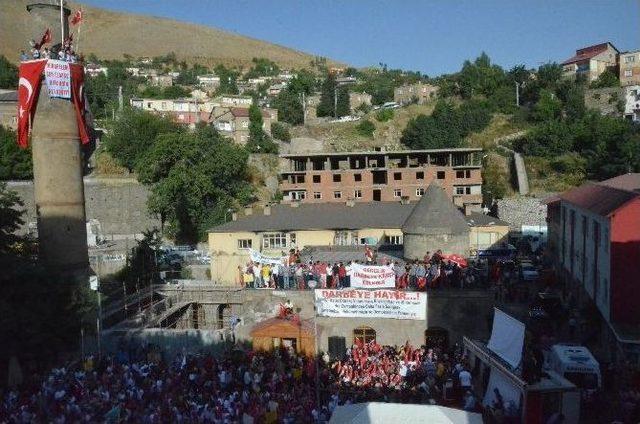 Tatvan Halkından Demokrasi Ve Şehitler Mitingi’ne Destek