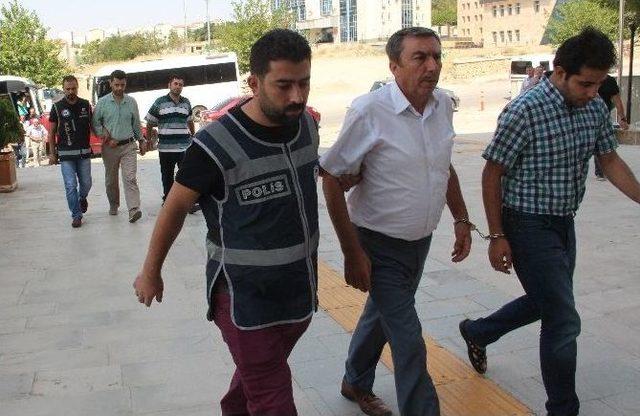 Elazığ’da Üzerinden 1 Dolar Çıkan Yöneticilerle Birlikte 17 Kişi Tutuklandı