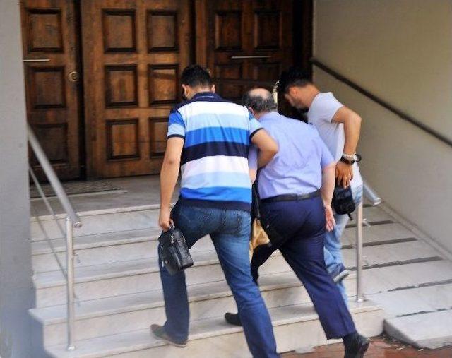 Fetö’den Gözaltına Alınan Ünlü İş Adamı İzmir’e Getirildi