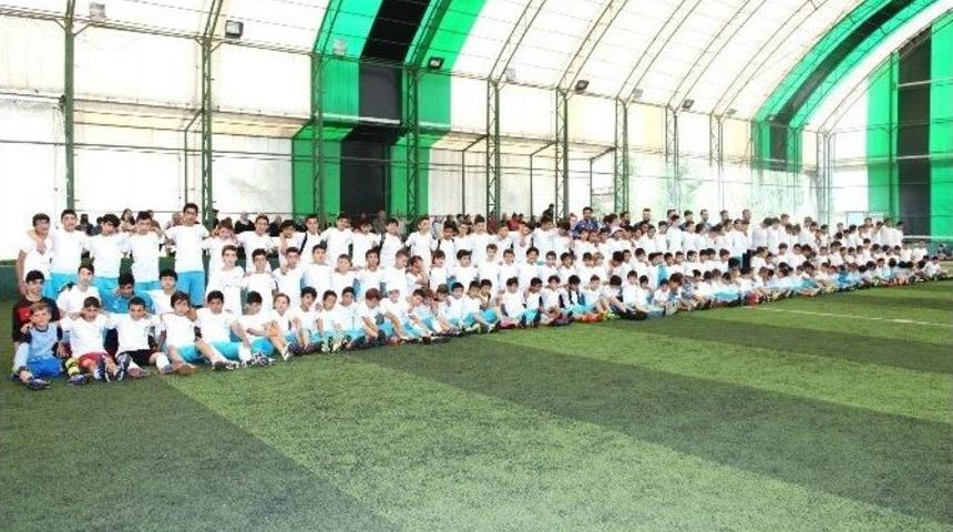 K&uuml;&ccedil;&uuml;k&ccedil;ekmece&rsquo;nin Futbolcu Fabrikası