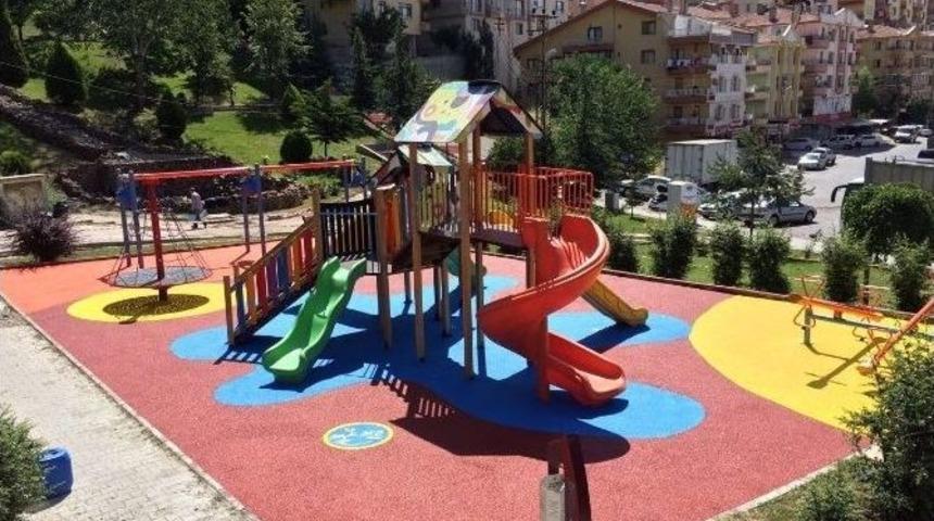 Ke&ccedil;i&ouml;ren Belediyesi Parklara Oyun Ve Spor Alanları Kuruyor
