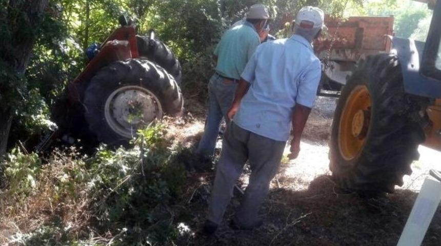 Trakt&ouml;r Dereye U&ccedil;tu