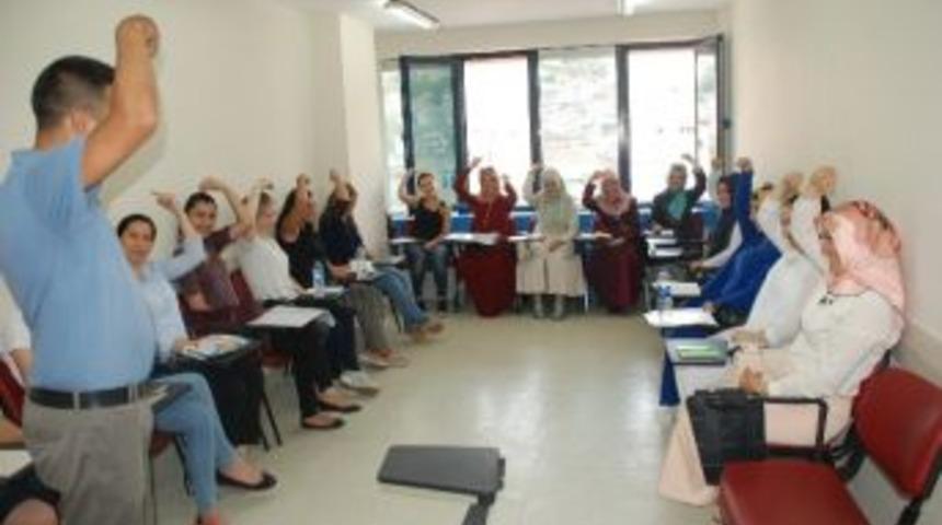 İşaret Dili Kurusuna 950 Kişi Katıldı