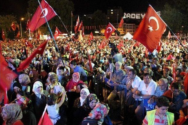 Vali Ahmet Hamdi Nayir: Kütahyalılar, Demokrasi İçin Günlerdir Meydanlarda 1