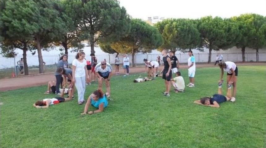 Burhaniye&rsquo;de &Ouml;zel Sporculara Başkan Desteği