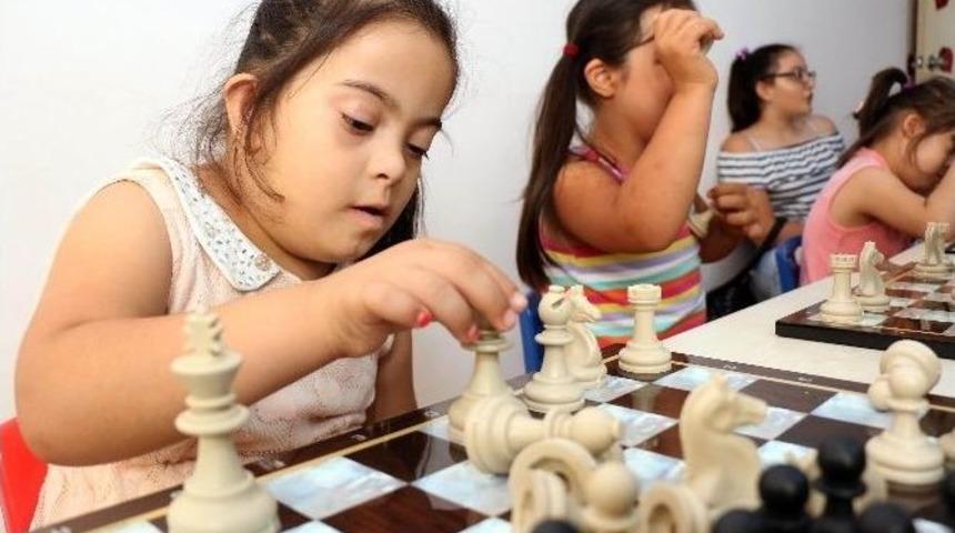 &lsquo;engelli Yaz Okulu&rsquo;nda Eğelence İle Eğitim Bir Arada