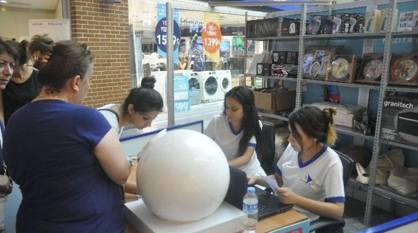 Forum Mersin&rsquo;de &rsquo;kazı-kazan&rsquo; Kampanyası Devam Ediyor