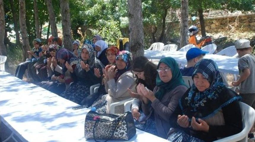 Saray&ouml;ren Mahallesinde 15 Temmuz Şehitleri İ&ccedil;in Mevlit Okutuldu