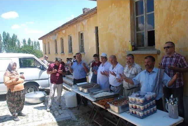 Sarayören Mahallesinde 15 Temmuz Şehitleri İçin Mevlit Okutuldu