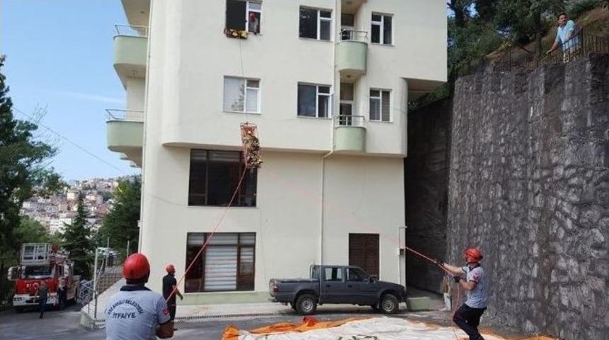 İtfaiyeden Kurtarma Tatbikatı Ve Yangın S&ouml;nd&uuml;rme Eğitimi