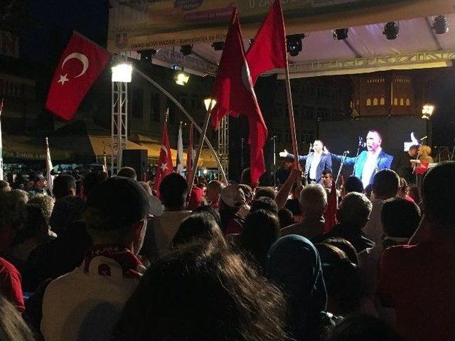 Sırbistan’da Demokrasi Ve Şehitler Mitingi’ne Destek Mitingi Düzenlendi