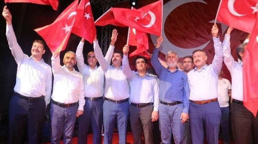 Ercik; "d&uuml;nyaya Demokrasi Dersi Verdik"