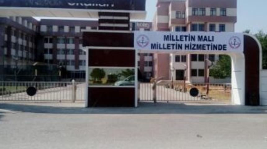 Kapatılan Fet&ouml; Okullarına &lsquo;milletin Malı Milletin Hizmetinde&rsquo; Pankartları Asıldı