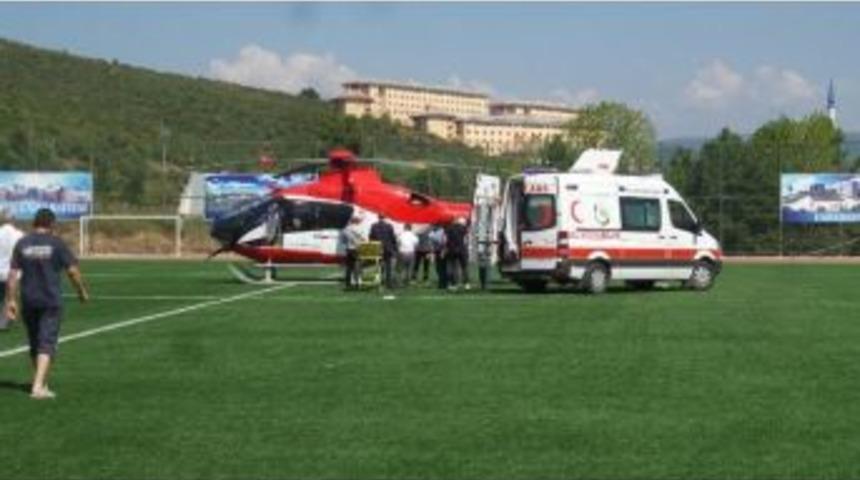 Hava Ambulansı Kazazede İ&ccedil;in Havalandı