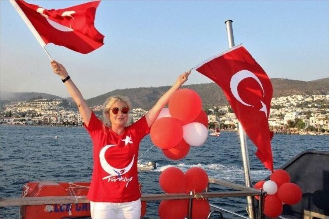 &Uuml;nl&uuml;ler Demokrasi İ&ccedil;in Tek Y&uuml;rek Oldu