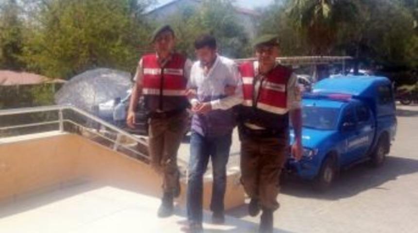 Evlerden Hırsızlık Yapan Zanlı Sazlık Alanda Yakalandı