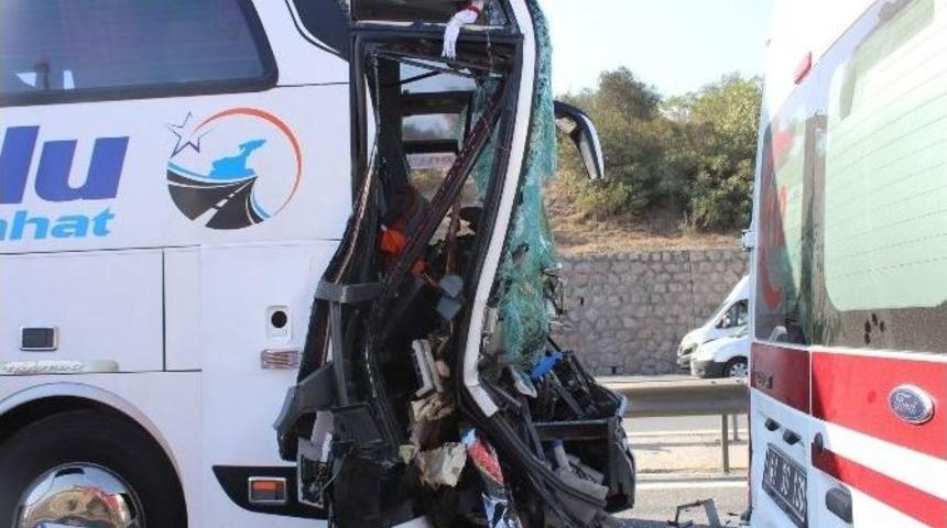 Tem&rsquo;de Zincirleme Kaza: 5 Yaralı