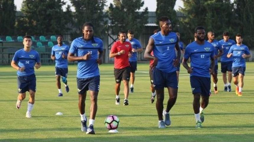 Akhisar Belediyespor Evine D&ouml;nd&uuml;