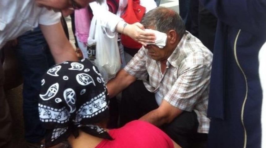 Halk Otob&uuml;s&uuml; Yaşlı Adamı Kaldırıma Sıkıştırdı