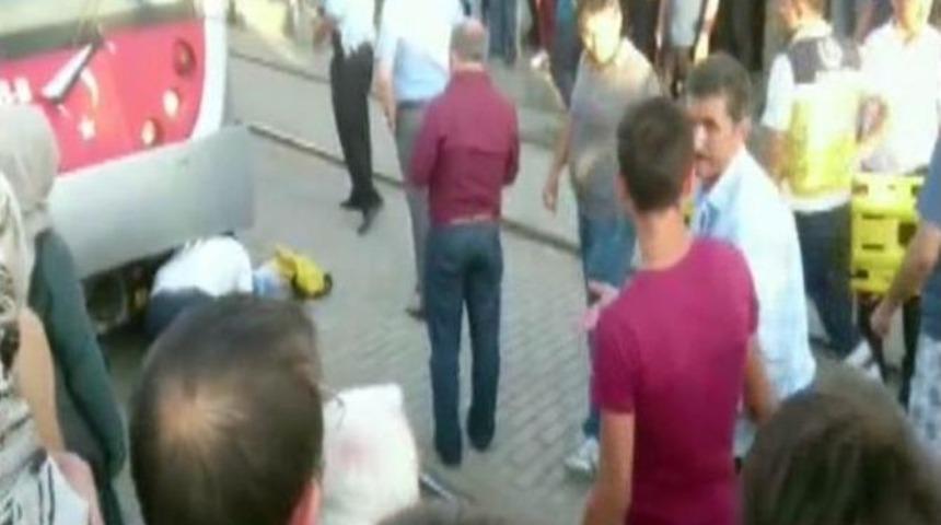 Yaşlı Adam Tramvayın Altında Kaldı
