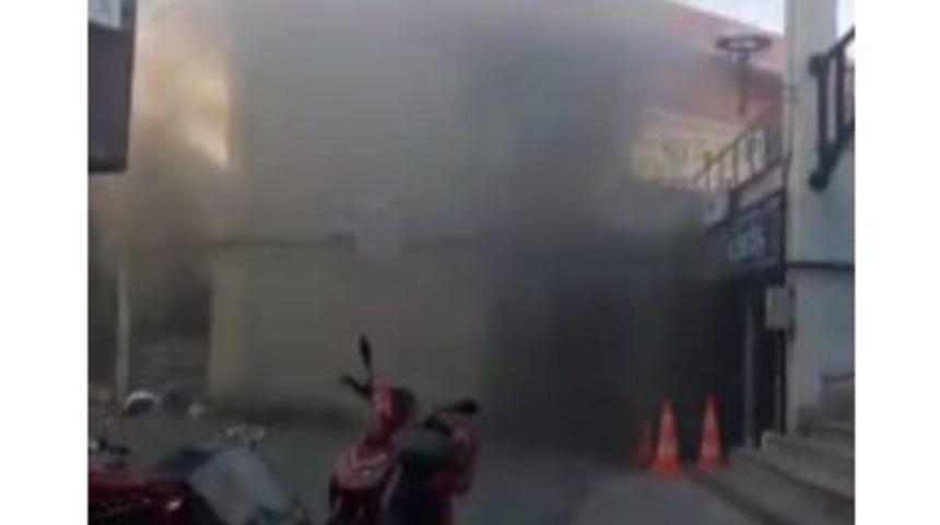 Aksaray&rsquo;da Patlayan Trafo Paniğe Neden Oldu