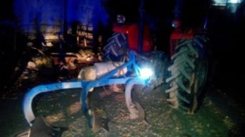 Traktör Pulluğunun Çarptığı Çocuk Öldü