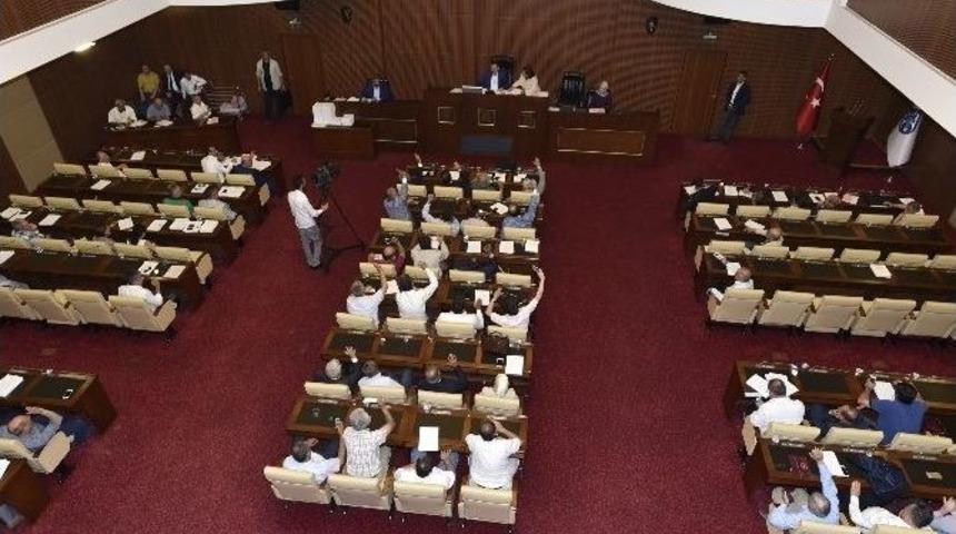 Ankara B&uuml;y&uuml;kşehir Belediye Meclisi&rsquo;nden Demokrasi Şehitlerine Vefa