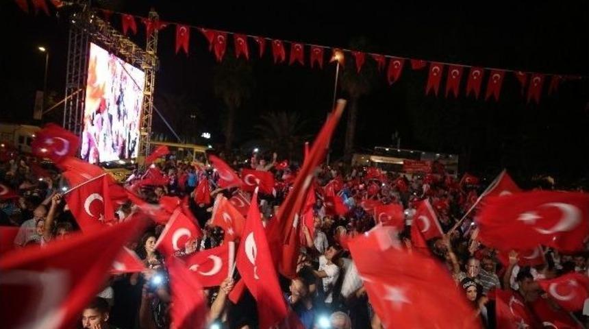 Vatan Caddesi&rsquo;nde Demokrasi N&ouml;beti Devam Ediyor