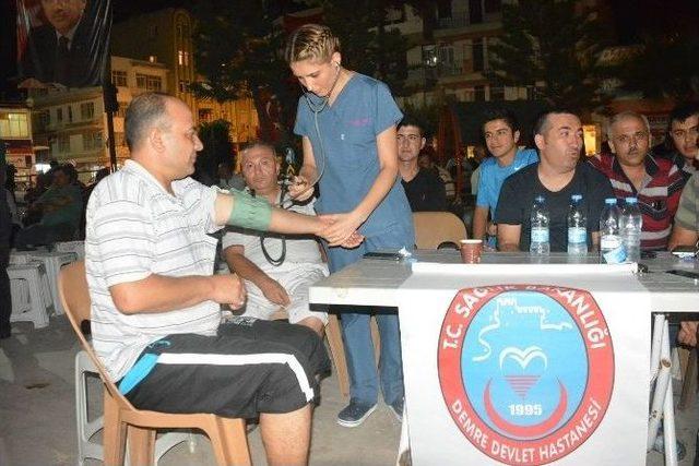 Demre’de ’demokrasi Nöbeti’ İlk Günkü Gibi Devam Ediyor