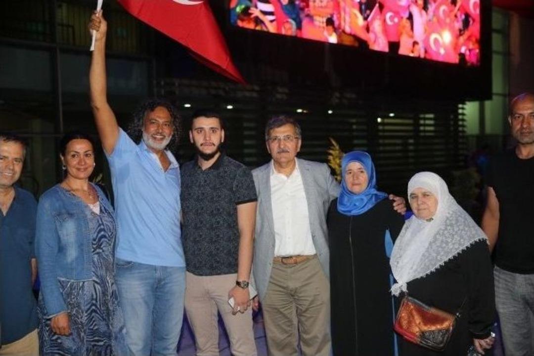 Fiji Adaları&rsquo;ndan T&uuml;rkiye&rsquo;ye Bir Demokrasi Hikayesi