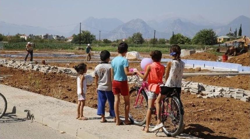 D&ouml;şemealtı Belediyesi&rsquo;nden 14 Yeni Park