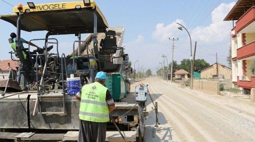 Sarıg&ouml;l&rsquo;de Yollar Yenileniyor