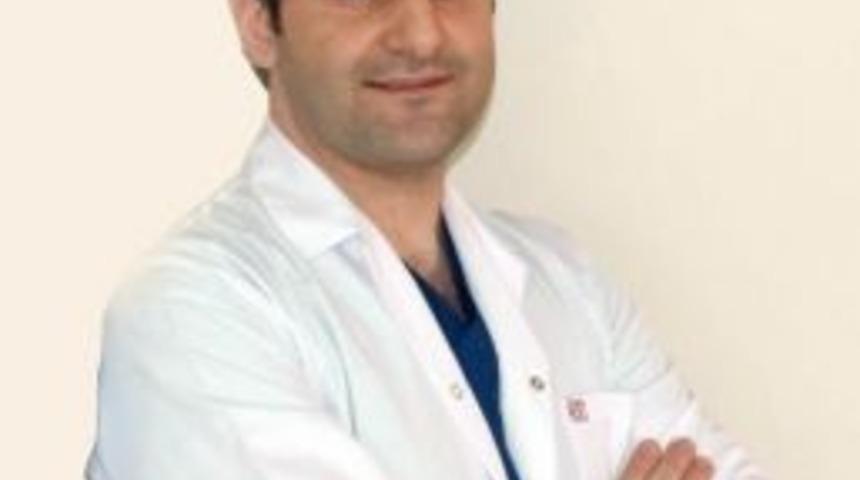 Dr. Acar: "kaş Bozukluğu Psikolojiyi Etkiliyor"