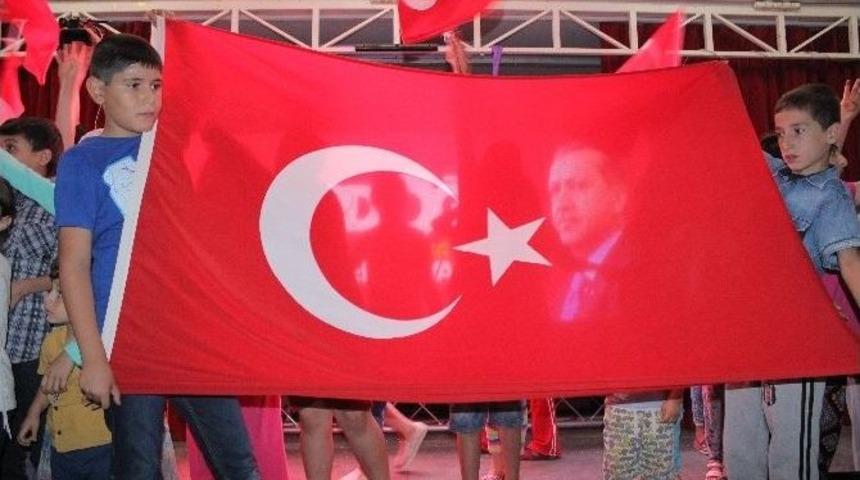 Elazığ’da Demokrasi Nöbeti Devam Ediyor