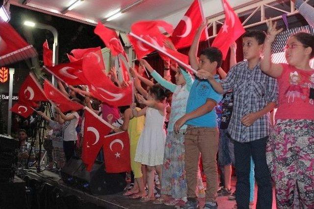 Elazığ’da Demokrasi Nöbeti Devam Ediyor