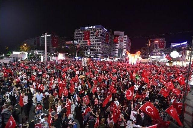 24. Günde De Binlerce Başkentli ’demokrasi Nöbeti’nde