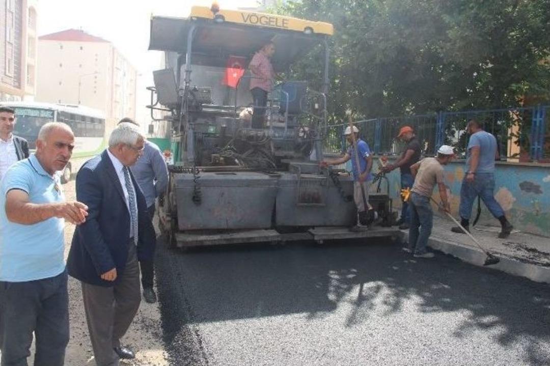 Kars&rsquo;ta Yol Ve Kaldırım &Ccedil;alışmaları Hız Kesmeden Devam Ediyor