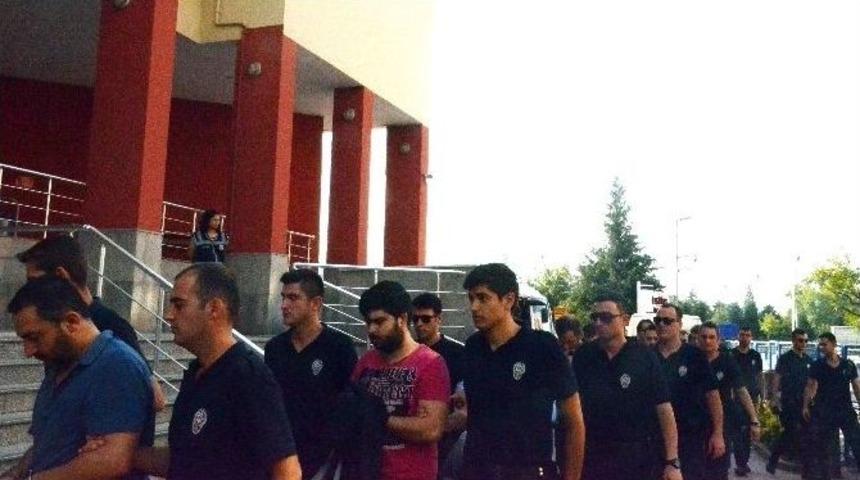 Kocaeli&rsquo;de Emniyet İmamlarının Da Bulunduğu 30 Fet&ouml; Ş&uuml;phelisi Adliyede