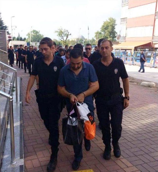 Kocaeli’de Emniyet İmamlarının Da Bulunduğu 30 Fetö Şüphelisi Adliyede