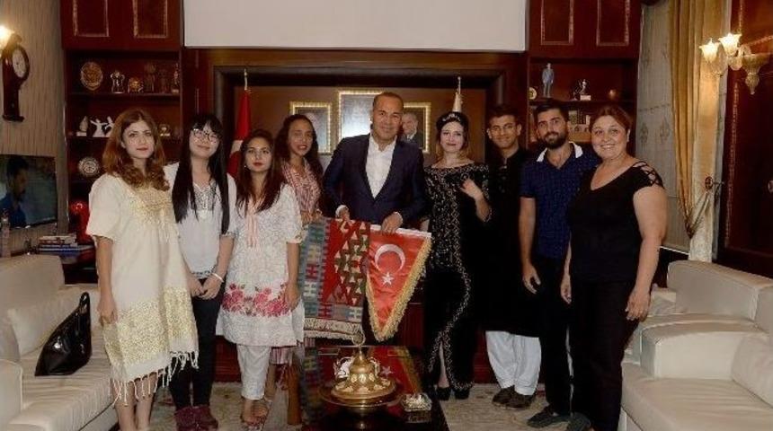 Yabancı Öğrenciler Başkan Sözlü’yü Ziyaret Etti