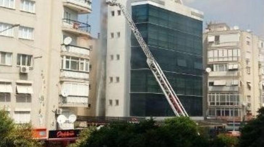 10 Katlı Binada Yangın Paniği