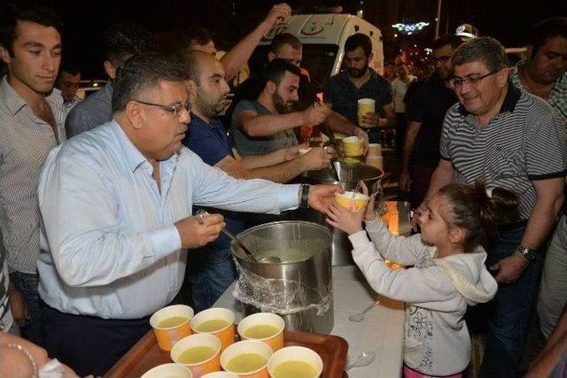 Demokrasi, Milli İradeye Saygı Ve Kardeşlik Nöbeti Devam Ediyor